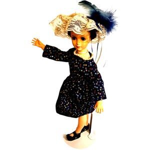 15" 1963 Eegee's Gemette? Frilly Feathered Hat